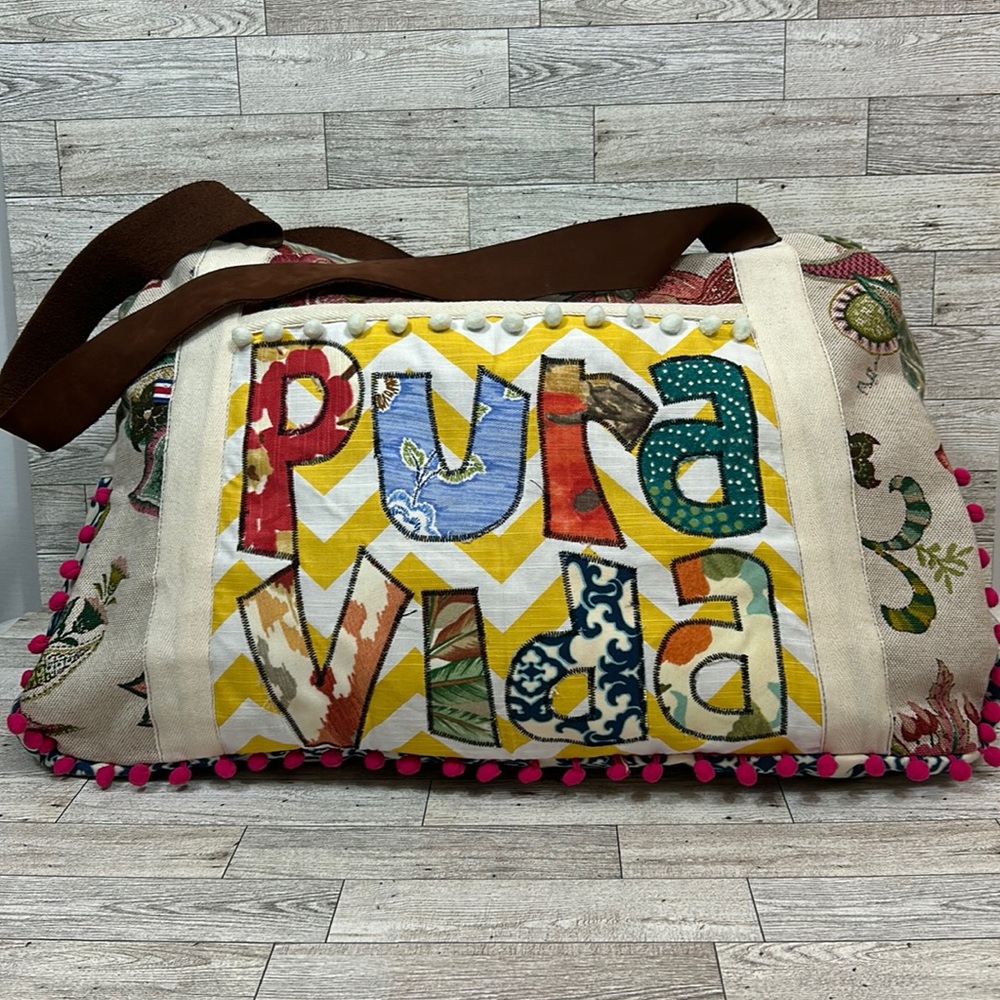 Dolores- Pura Vida- Overnight Bag. - Picture 3 of 12